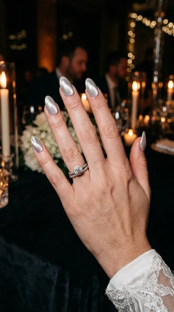 Velvet Cat-Eye Winter Nails